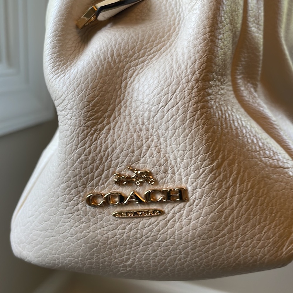 COACH Large Lexi Shoulder Bag white/ivory
